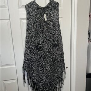 Knit Fringe Hooded Poncho - Black & White